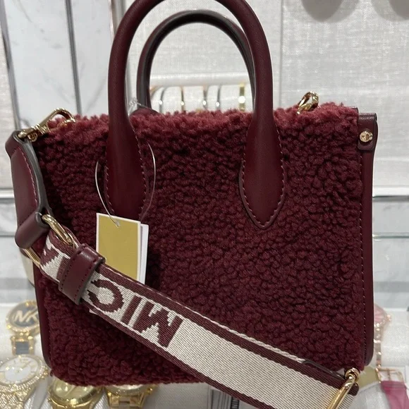 Michael Kors Mirella Extra-Small Sherpa XS SHOPPER XBODY
SHEARLING Crossbody TZ - Picture 11 of 16